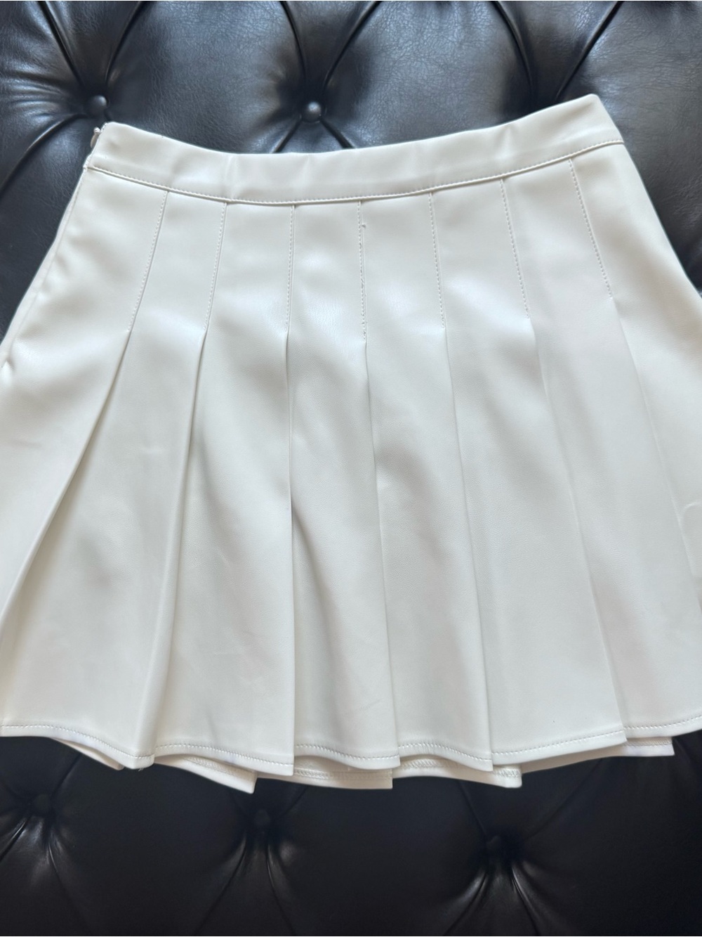 Women's PU Leather Pleated Mini Skirt in White